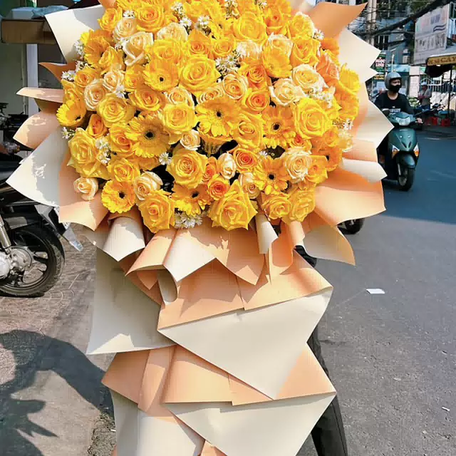 Hình ảnh hoa giao hàng thực tế