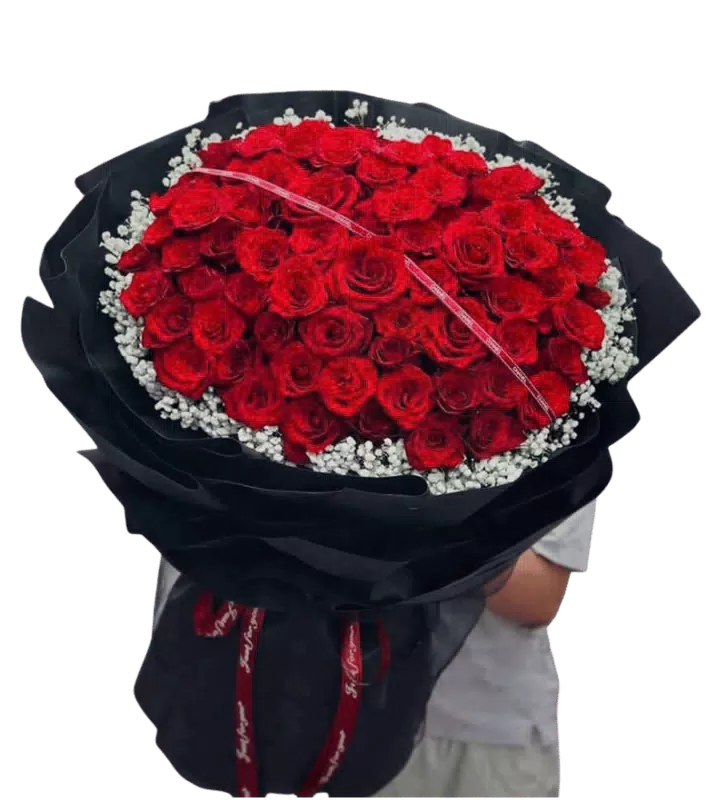 Bó Hoa Hồng Đỏ Trái Tim Gói Đen